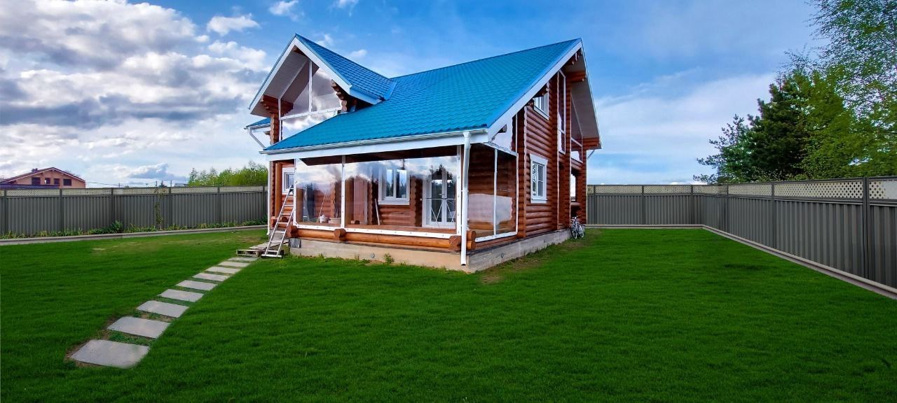 Мягкие окна на веранде загородного дома в городе Ликино-Дулево